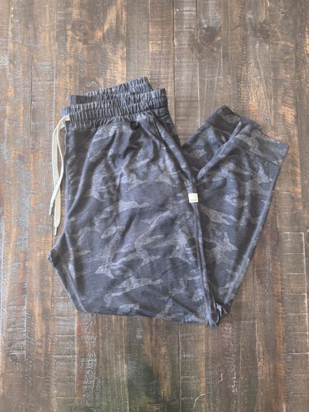 Vuori Womens Performance Jogger | Black Camo